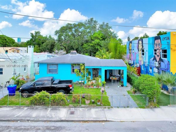 266 NW 32nd St , Miami, FL 33127