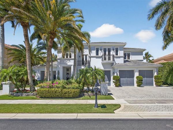 656 Hermitage Cir , Palm Beach Gardens, FL 33410