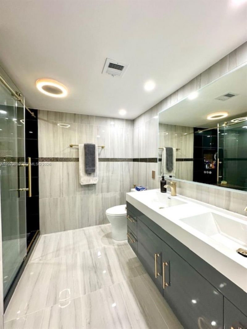 2017 S Ocean Dr, Unit 1107, Hallandale Beach, FL 33009 Photo