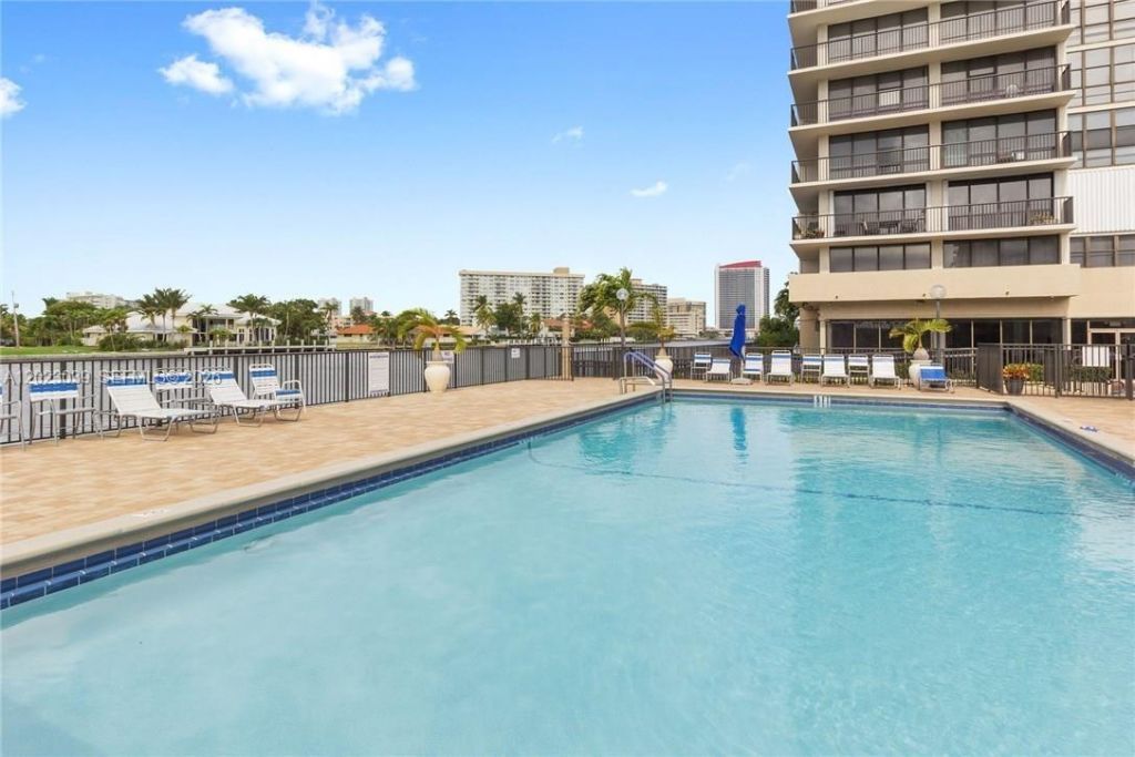 2017 S Ocean Dr, Unit 1107, Hallandale Beach, FL 33009 Photo