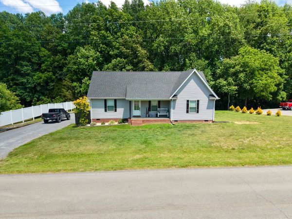 475 Blue Sky Cir, Lafayette, TN 37083
