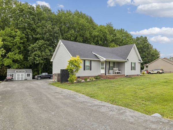 475 Blue Sky Cir, Lafayette, TN 37083