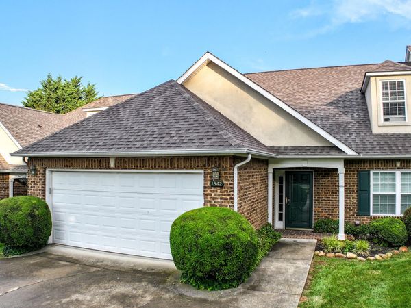 1842 Cottage Drive, Unit 17, Greeneville, TN 37745