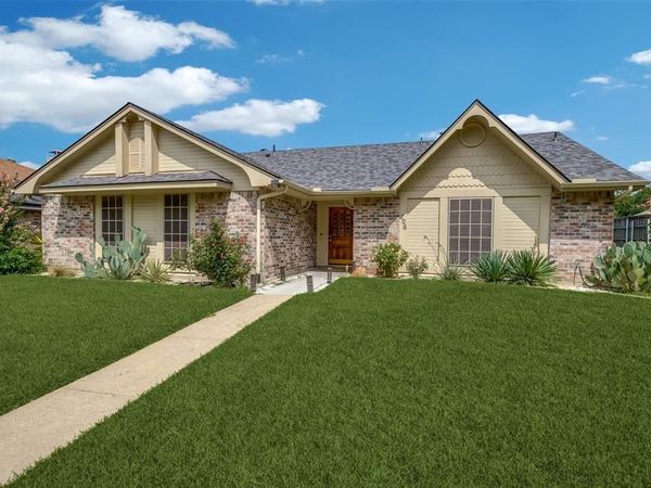 106 Creekside Lane, Coppell, TX 75019