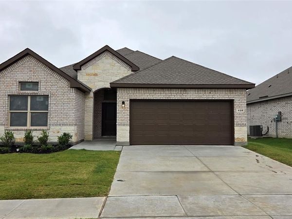 428 SUNDAY SILENCE Way, Granbury, TX 76049