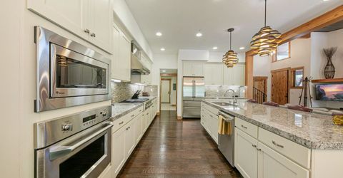 10136 Sagebrush Court, Truckee, CA 96161 Photo