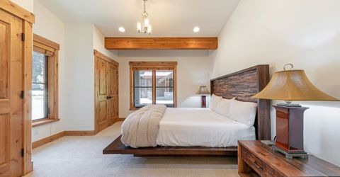 10136 Sagebrush Court, Truckee, CA 96161 Photo