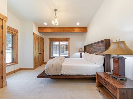 10136 Sagebrush Court, Truckee, CA 96161 Photo