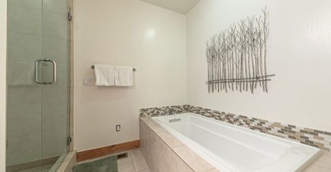 10136 Sagebrush Court, Truckee, CA 96161 Photo