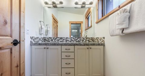 10136 Sagebrush Court, Truckee, CA 96161 Photo