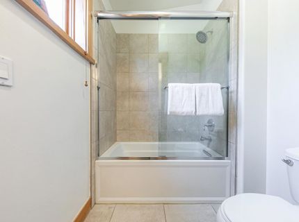 10136 Sagebrush Court, Truckee, CA 96161 Photo