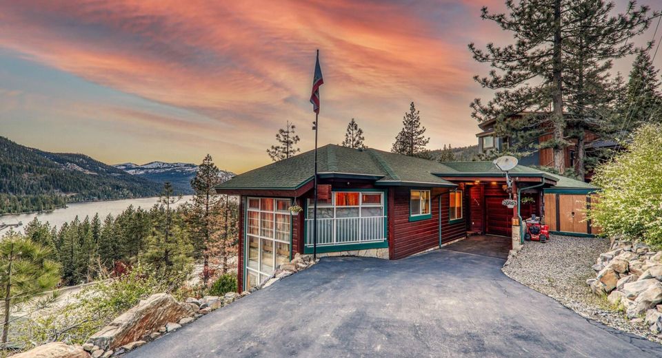 10310 Martis Street, Truckee, CA 96161 Photo