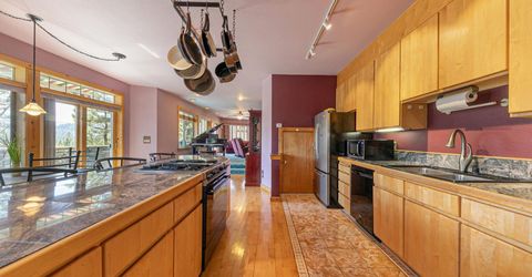 10310 Martis Street, Truckee, CA 96161 Photo