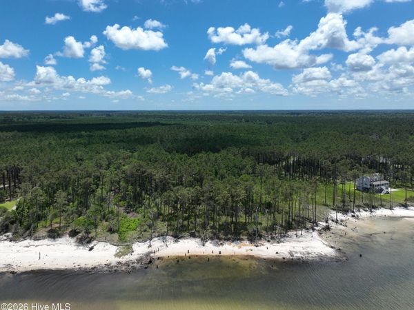 137 Bluefin Court , Beaufort, NC 28516