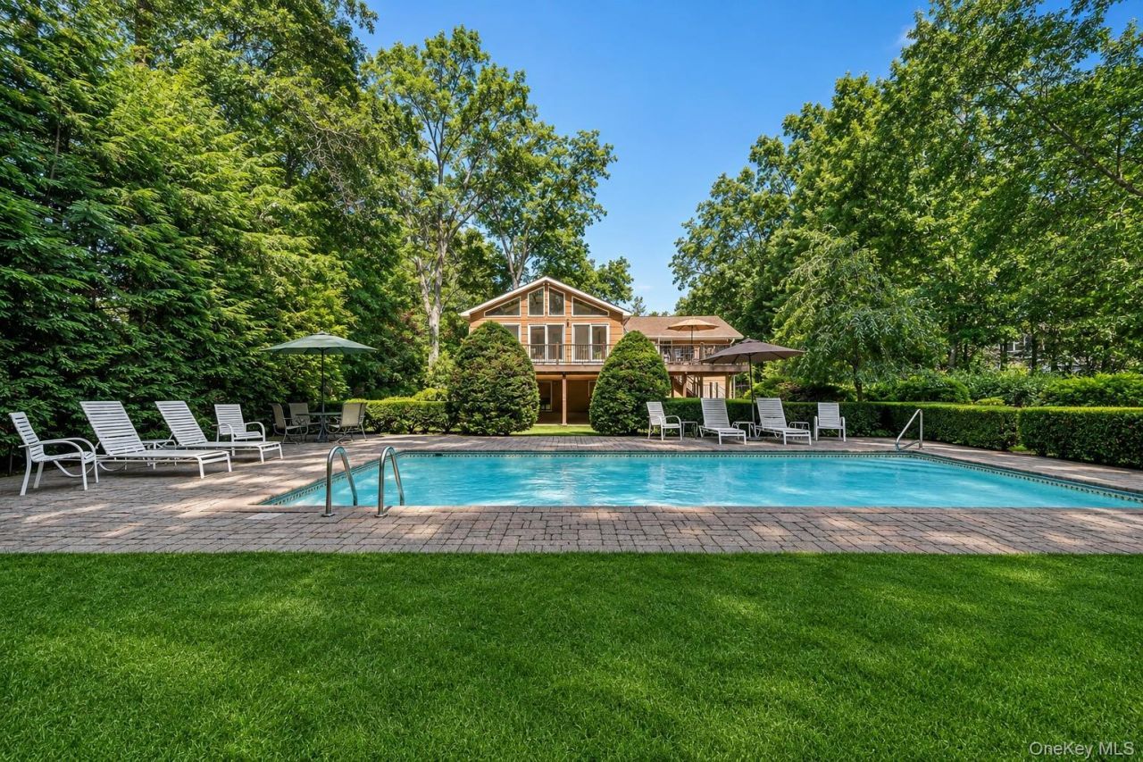 6 Sterling Forest Lane, Suffern, NY 10901 Main Photo