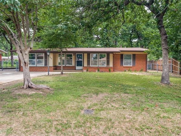 1305 W Lavender Lane, Arlington, TX 76013