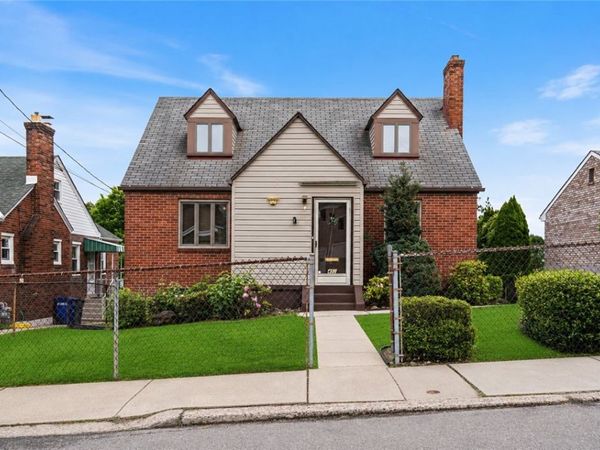412 Phillips Avenue , Mckees Rocks, PA 15136