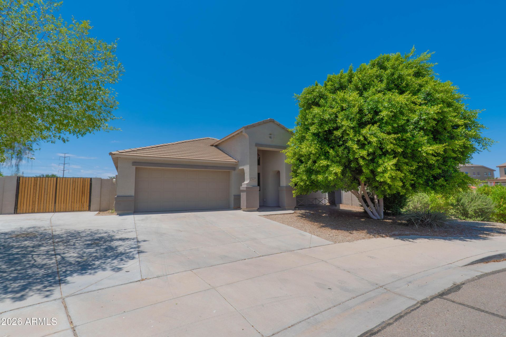 7007 W Getty Drive, Phoenix, AZ 85043 Main Photo