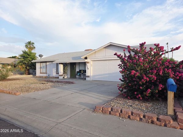 5729 W JOHN CABOT Road, Glendale, AZ 85308