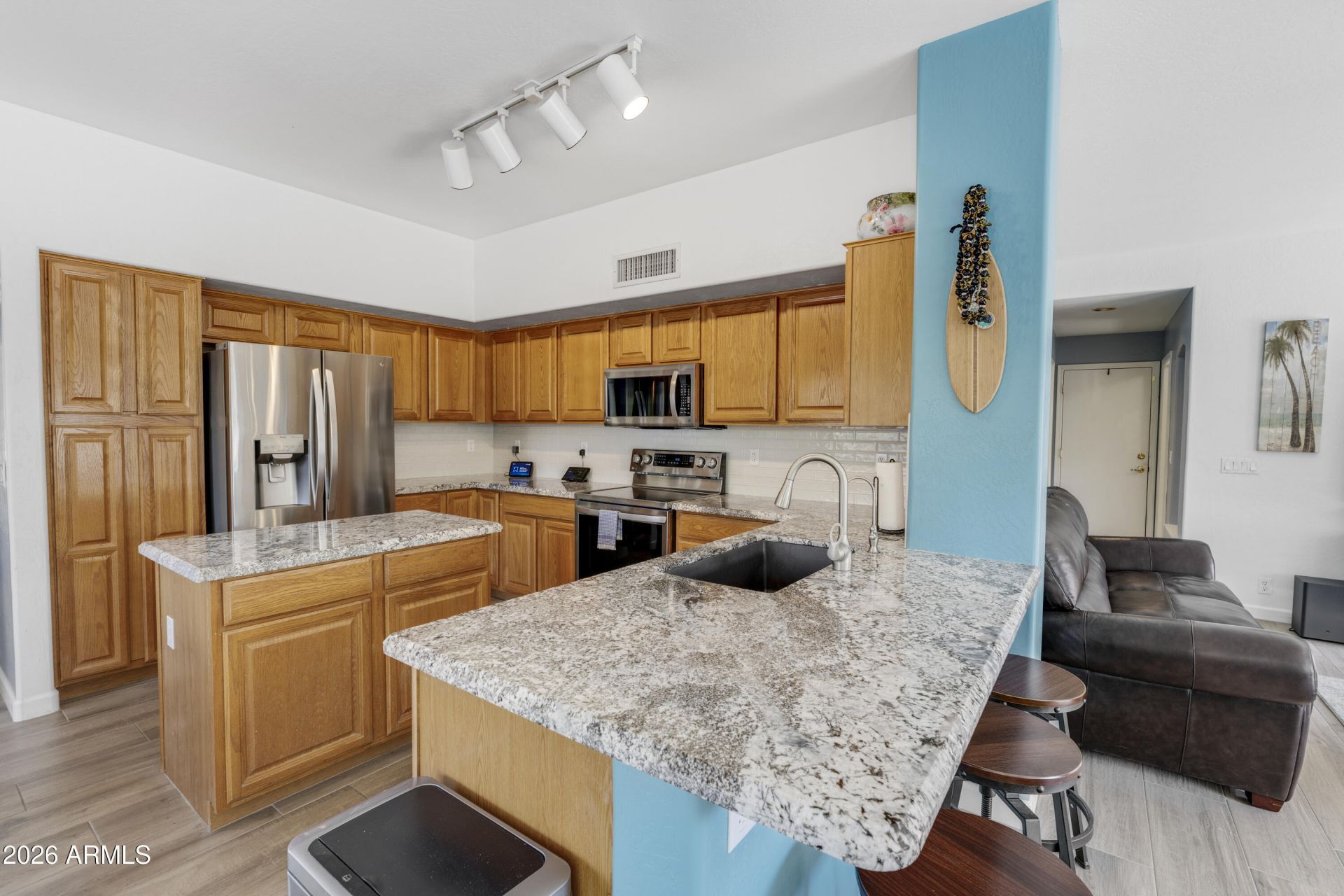1241 E Captain Dreyfus Avenue, Phoenix, AZ 85022 Main Photo