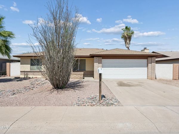 2608 N JAY Street, Chandler, AZ 85225