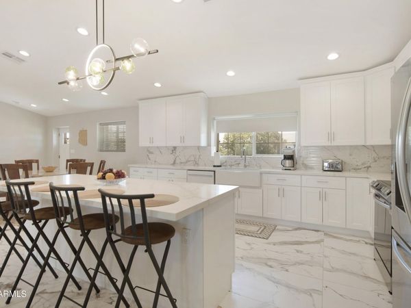 1826 W ORAIBI Drive, Phoenix, AZ 85027