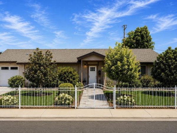1826 W ORAIBI Drive, Phoenix, AZ 85027