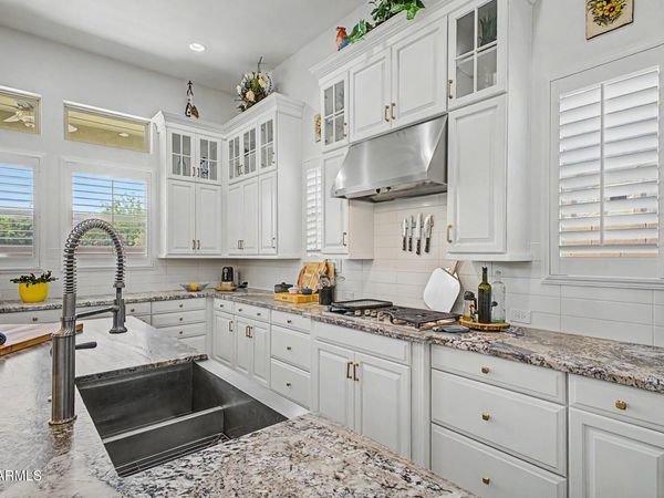 7701 S BARLOW Drive, Gilbert, AZ 85298