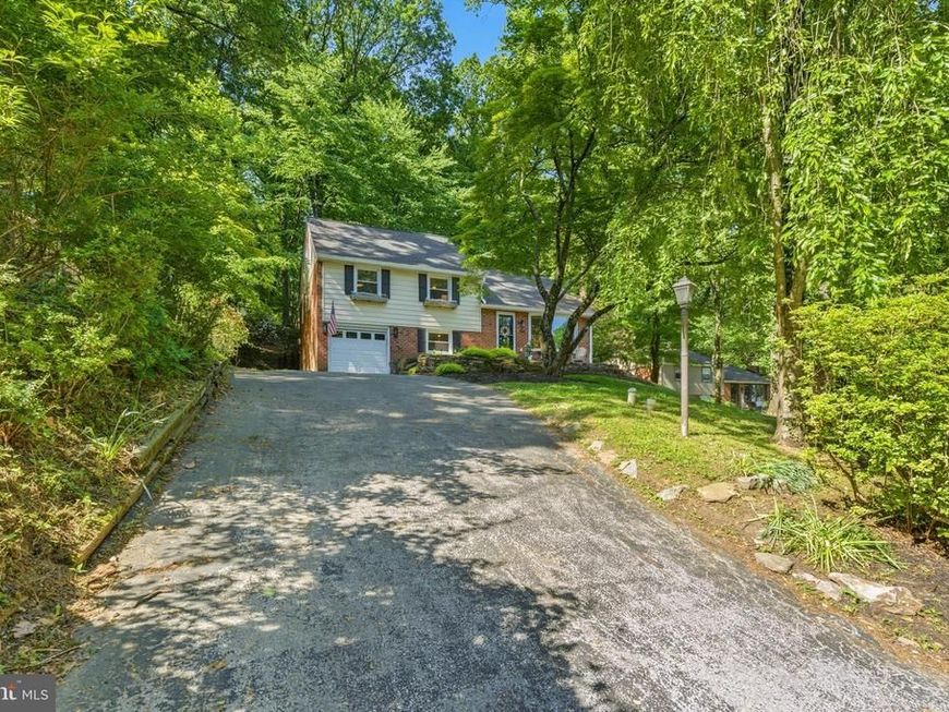 582 Forest Road , Wayne, PA 19087 Main Photo