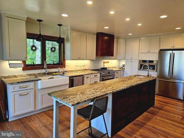 198 HEMLOCK DRIVE, ROSELAND, VA 22967