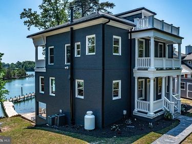 253 GOLF COURSE DRIVE, WEEMS, VA 22576