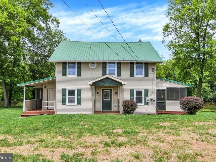 210 Cottage Drive, New Oxford, PA 17350 Main Photo
