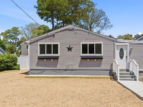 64 Rosepoint Ave, Wareham, MA 02576
