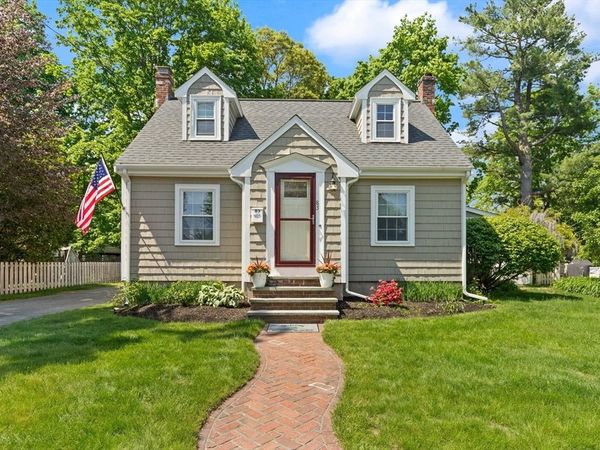 85 Mineral Street, Reading, MA 01867