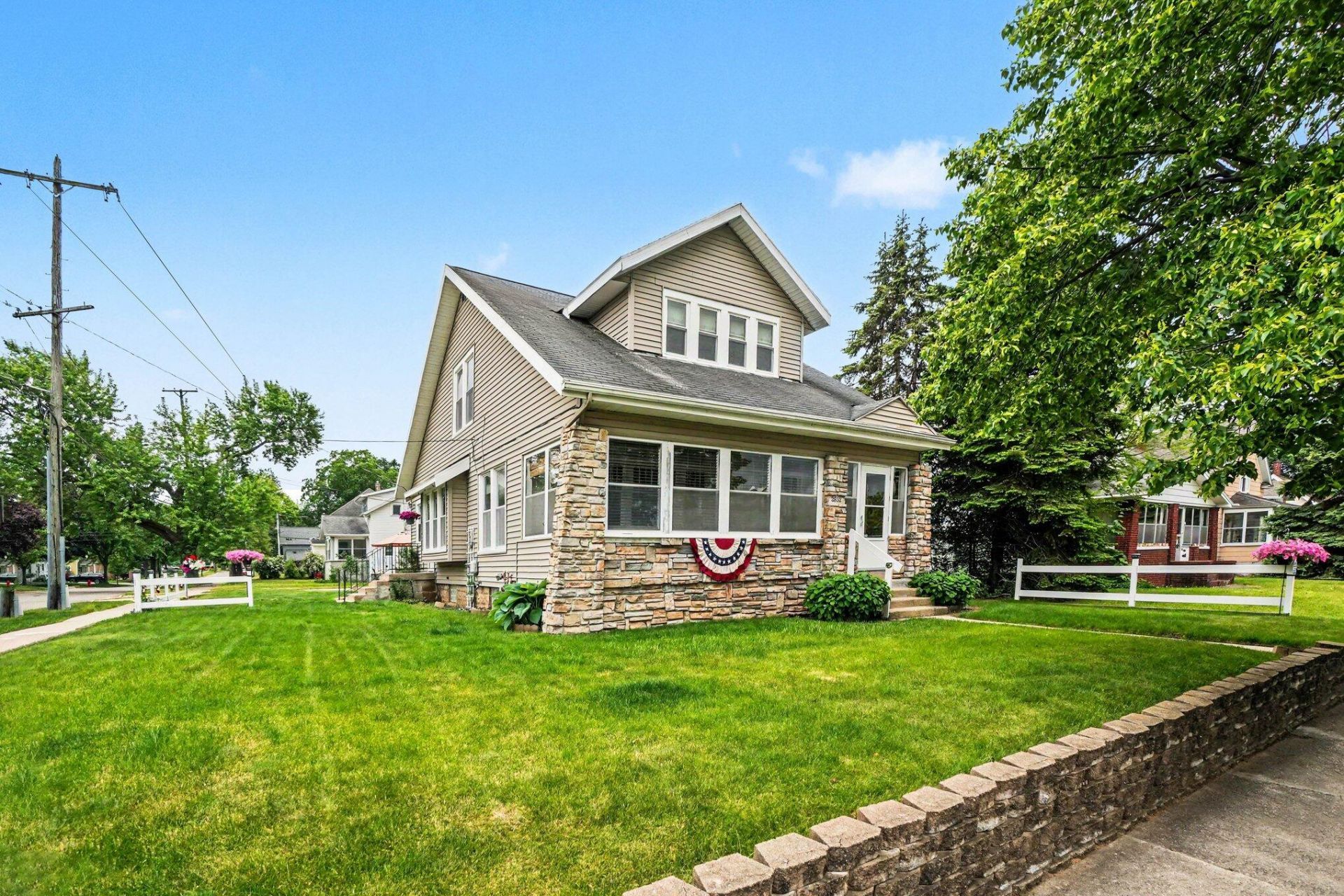 3852 30th Street Sw, Grandville, MI 49418 Main Photo