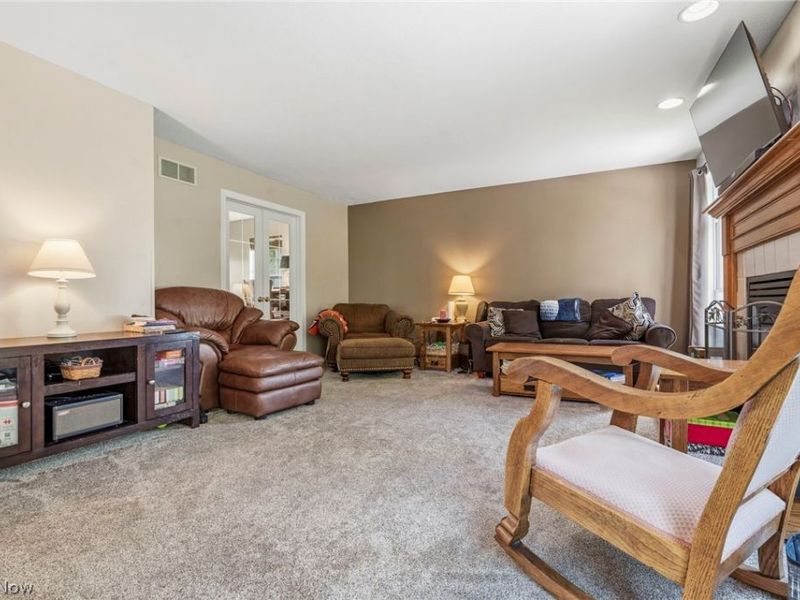 4297 Brookview Court, Uniontown, OH 44685 Photo 9