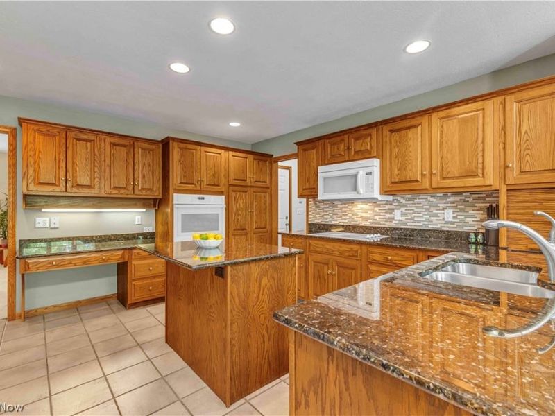 1011 Cedarwood Lane, Medina, OH 44256 Photo 13