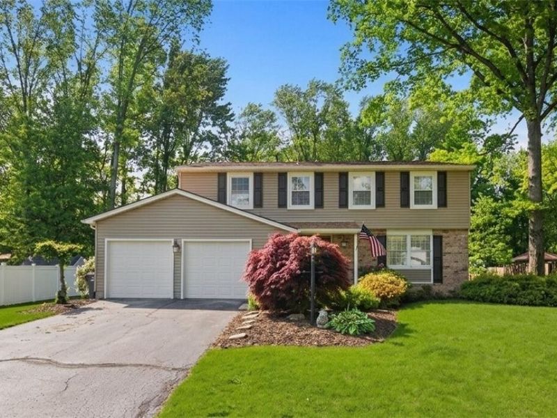 9252 Briarbrook Drive NE, Howland, OH 44484 Photo 1