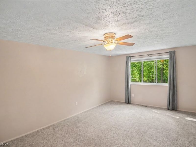 9252 Briarbrook Drive NE, Howland, OH 44484 Photo 19