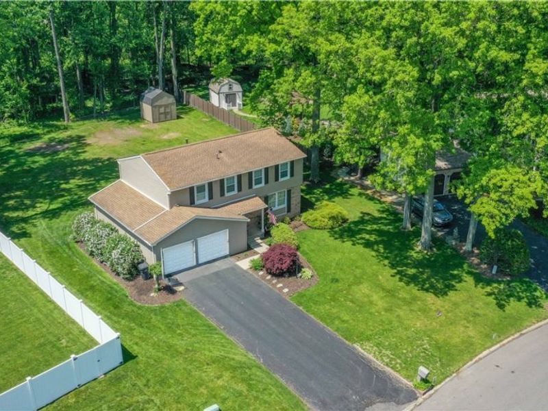 9252 Briarbrook Drive NE, Howland, OH 44484 Photo 3