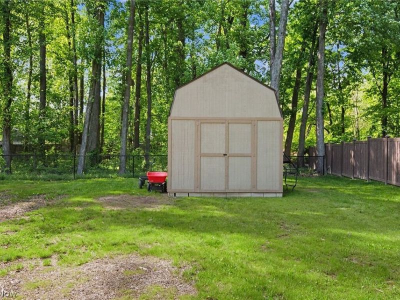 9252 Briarbrook Drive NE, Howland, OH 44484 Photo 34