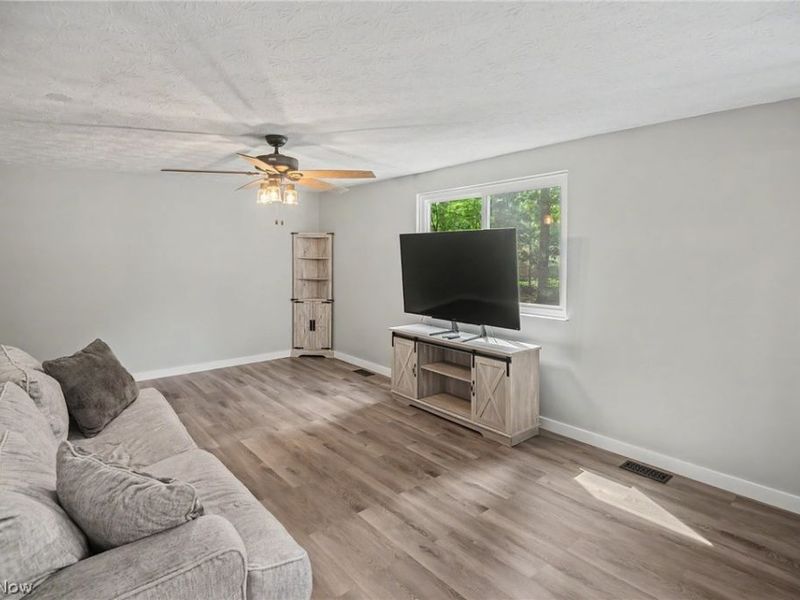 9252 Briarbrook Drive NE, Howland, OH 44484 Photo 8
