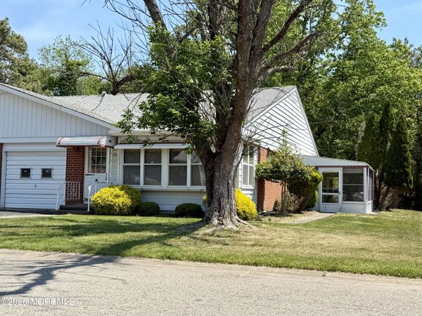16 Franklin Lane, Unit b, Whiting, NJ 08759