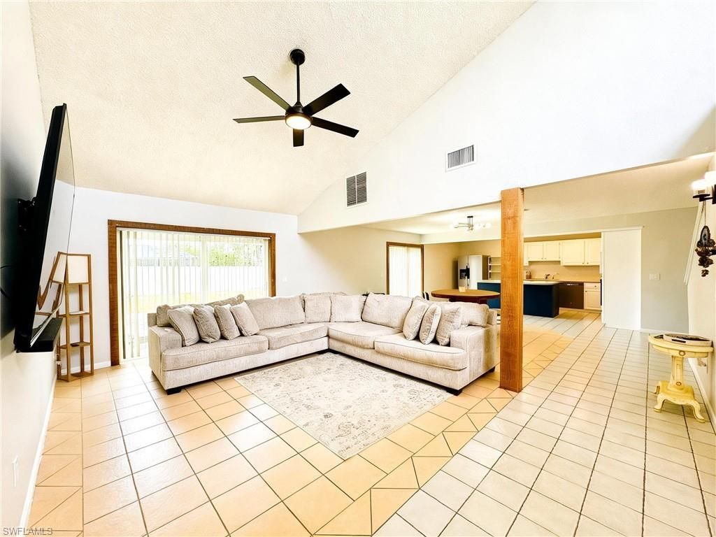 429 SW 44th St, Cape Coral, FL 33914 Photo