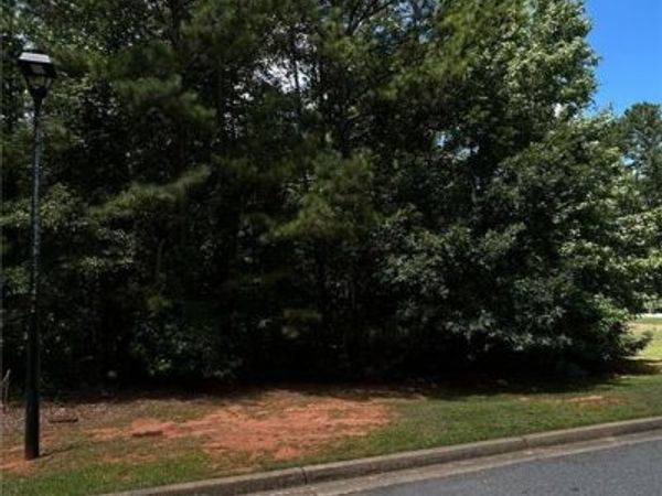 100 St Andrews Court , Social Circle, GA 30025
