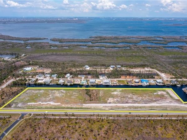 3810 Stringfellow RD , OTHER, FL 33956
