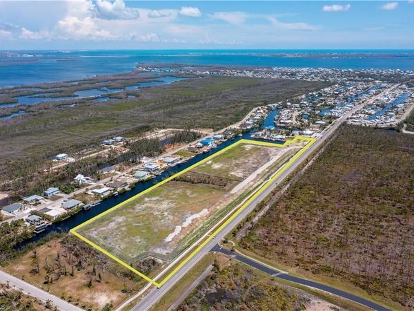 3810 Stringfellow RD, ST. JAMES CITY, FL 33956