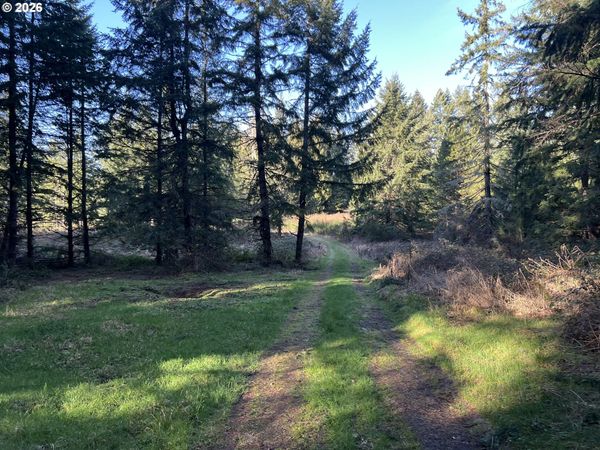 39775 SE KITZMILLER RD, Eagle Creek, OR 97022