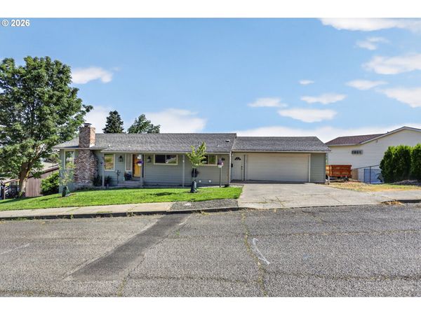 713 E 21ST PL, The Dalles, OR 97058