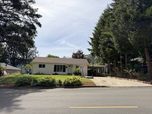 1122 NE LEON AVE, Myrtle Creek, OR 97457